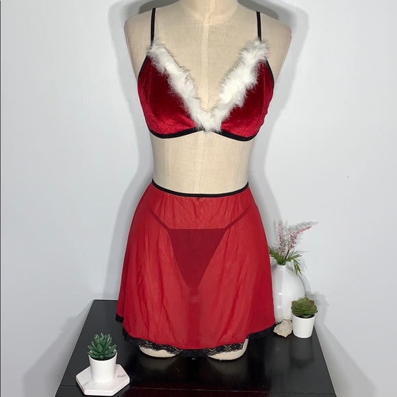 Mrs. Clause Lingerie Set - Picture 2 of 9